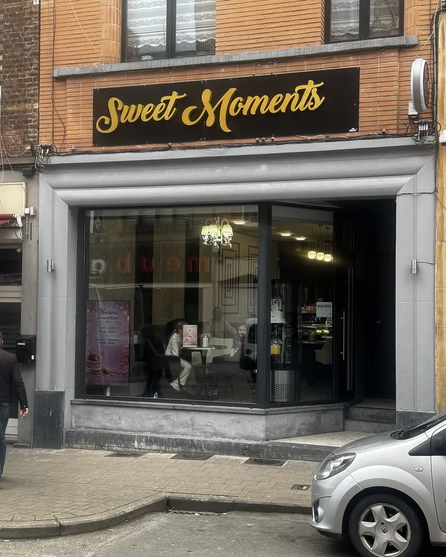 La boutique — Chaussée de Helmet 155, au cœur de Schaerbeek.